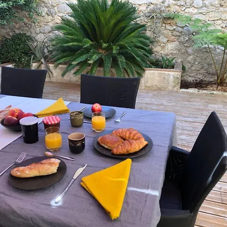 D'hotes Aresquiers Et Gardiole Bed & Breakfast *